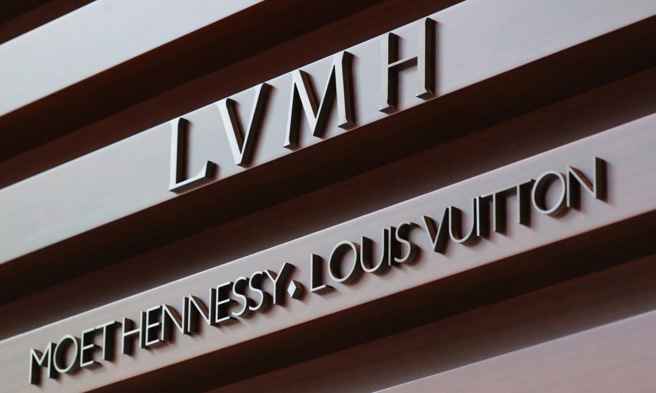 LVMH 2019 年股价涨幅超开云集团总市值