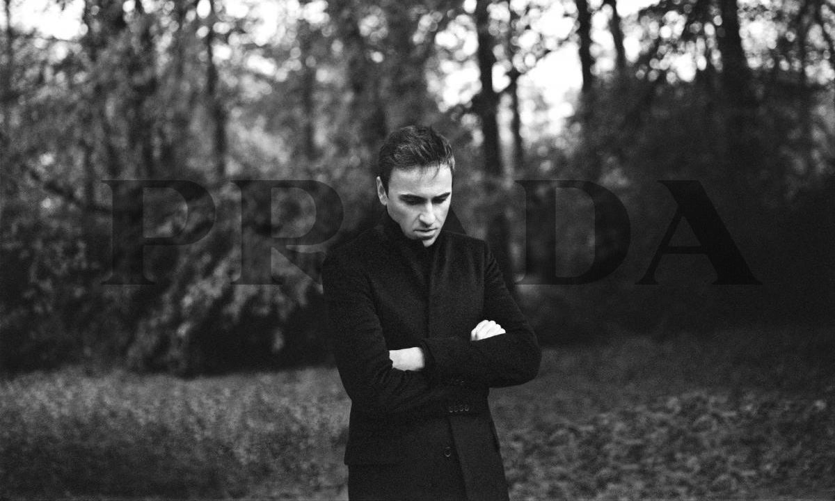 欢呼过后，思考 Raf Simons 入主 Prada 的利弊