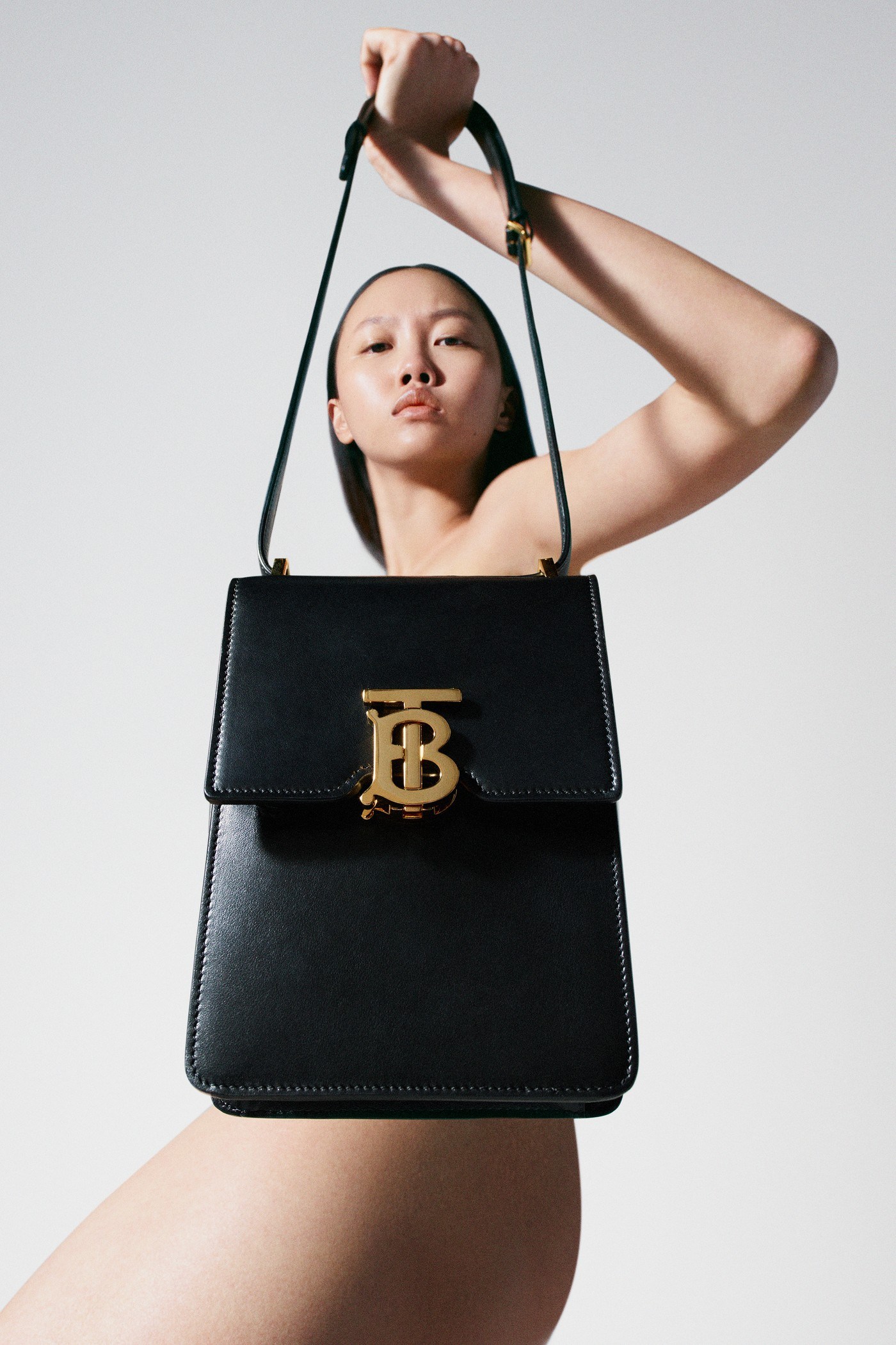 「B Series」系列新品，Burberry 即将推出 24 小时限定手袋 – NOWRE现客