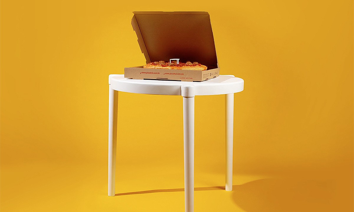 「小桌」变大，IKEA x 必胜客玩趣联名食、玩两不误
