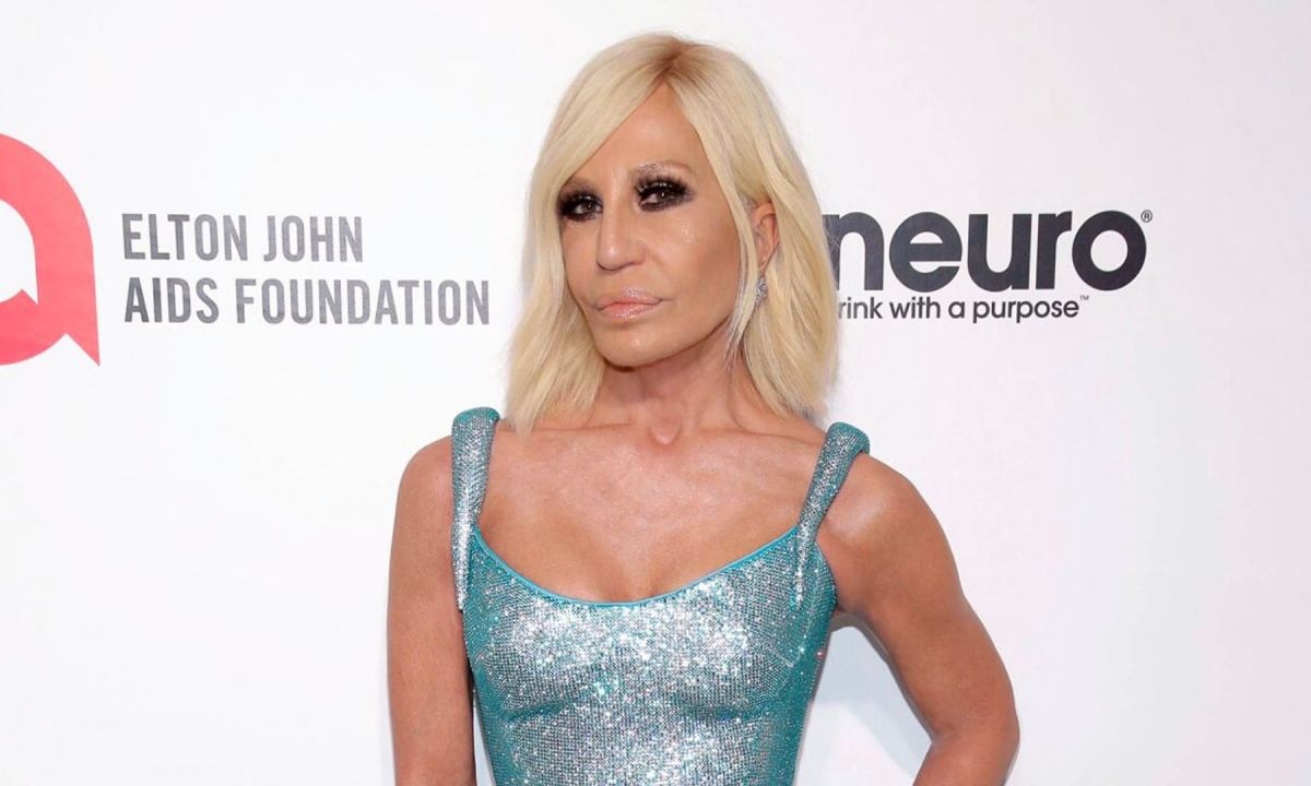 Donatella Versace 捐款 20 万欧元以帮助疫情防控工作