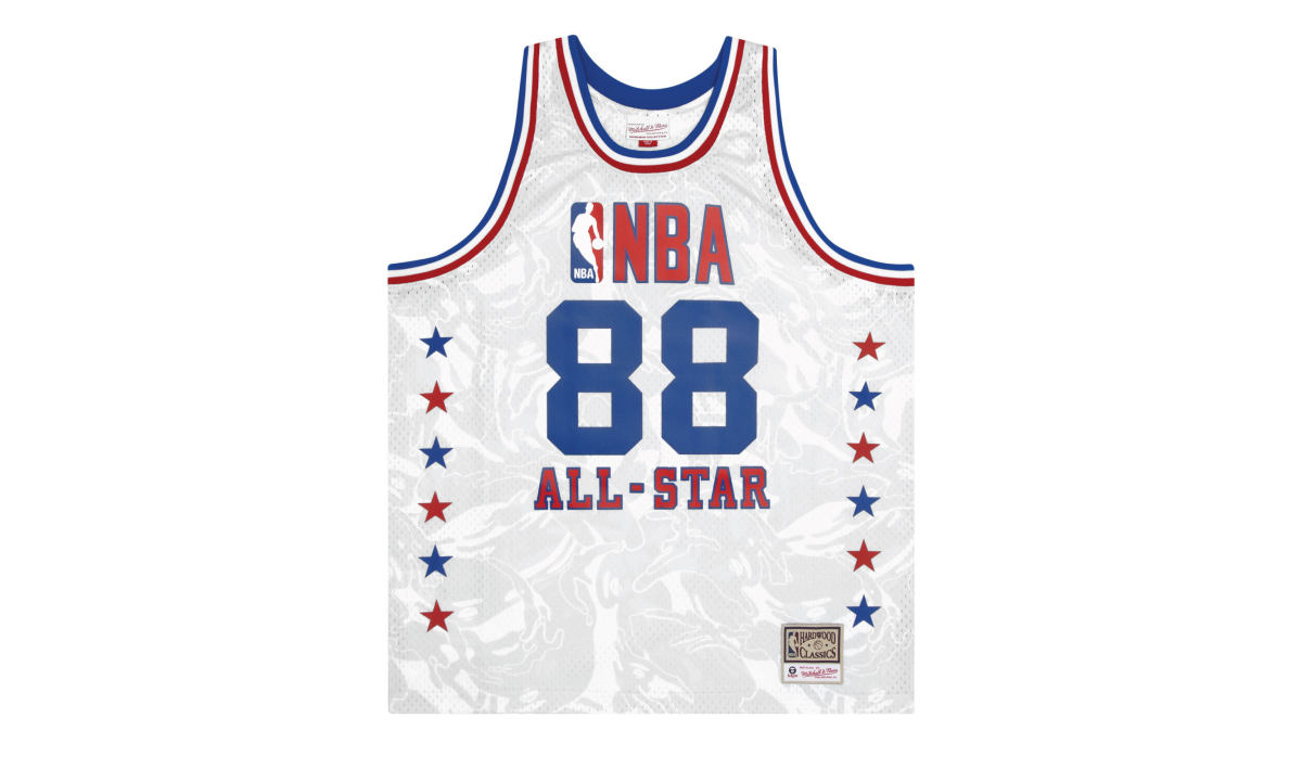 AAPE BY A BATHING APE® x Mitchell & Ness 联乘系列即将登场