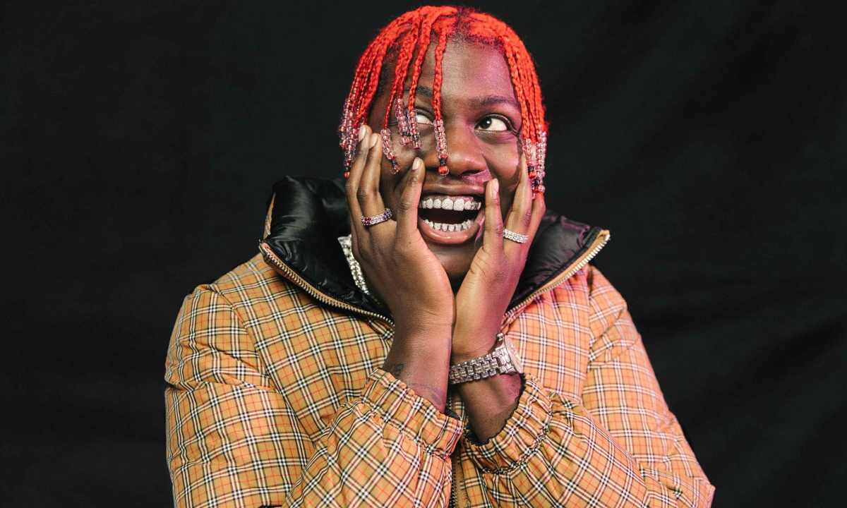 最夯单品？Lil Yachty 为 BAPE® 厕纸标价 500 美元