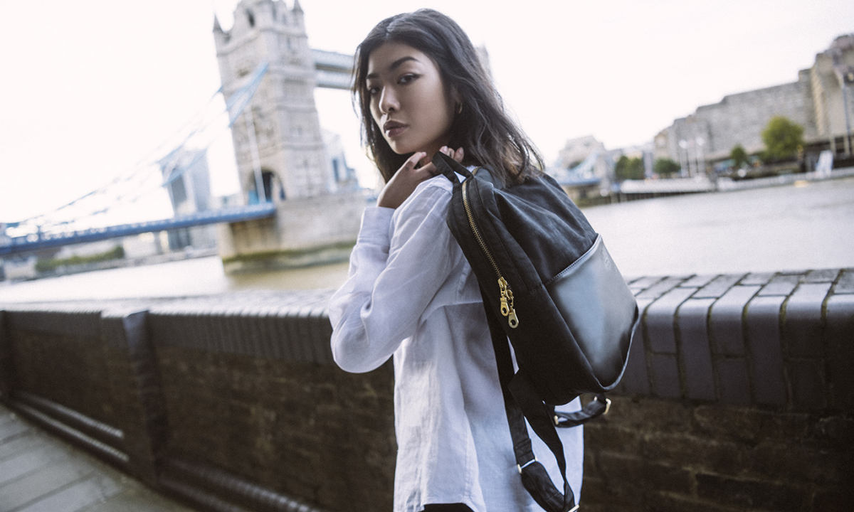 Herschel Supply 首次推出真皮胶囊系列