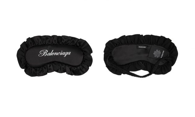 最时髦睡眠配饰？Balenciaga 推出奢华丝质眼罩及颈枕
