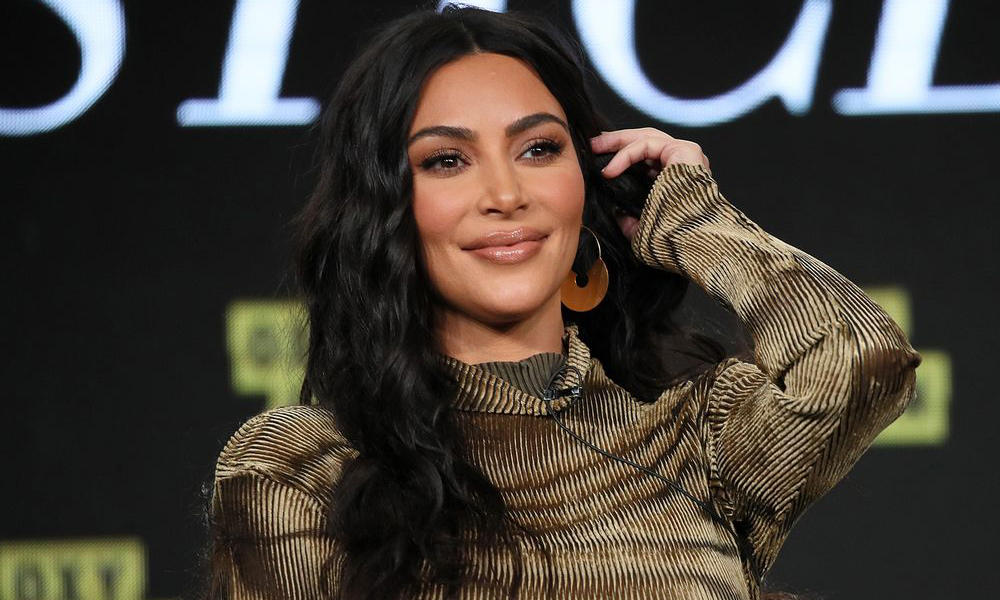 Coty 2 亿美元收购 20% 股权，Kim Kardashian 晋升十亿富豪