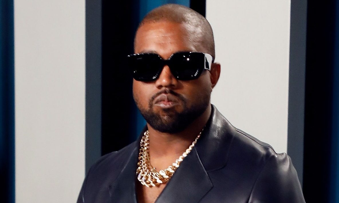 Kanye West 将于今晚正式发布新歌《Wash Us In The Blood》