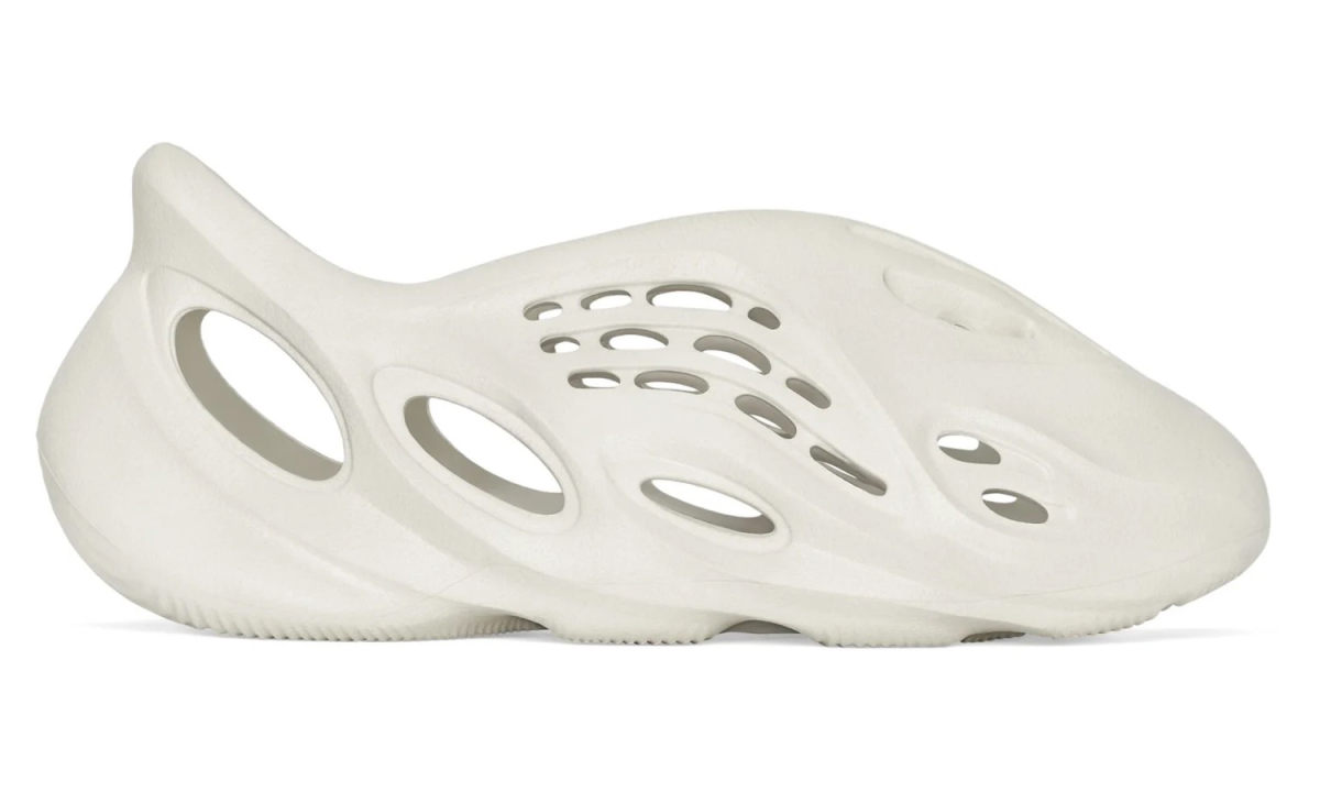 Yeezy Foam Runner 突击发售，后续补货可期