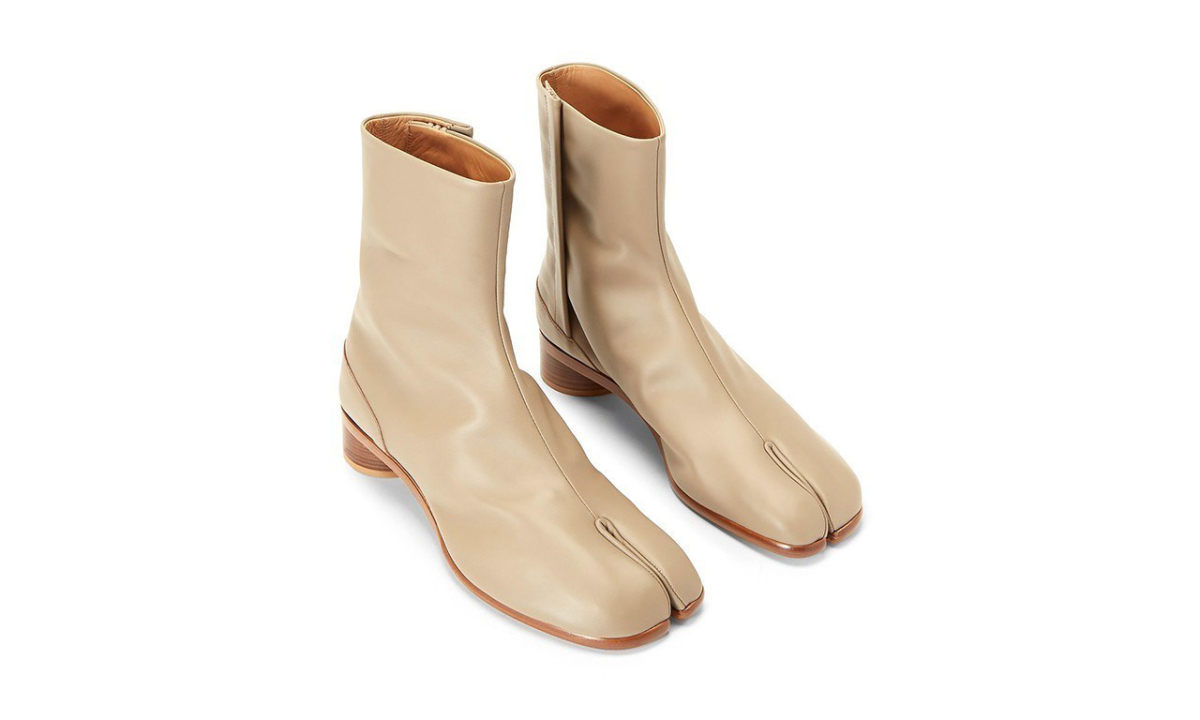 Maison Margiela 经典 Tabi 分趾靴推出米白色版本