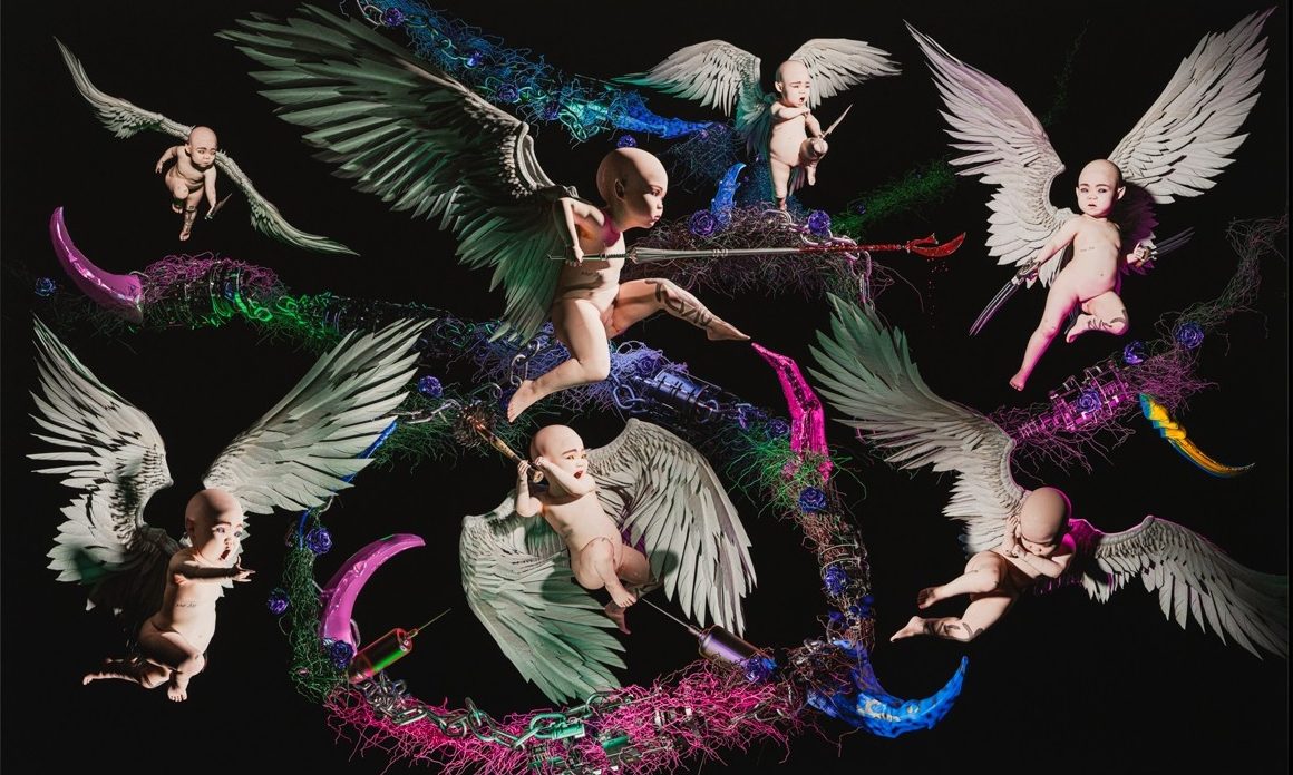「出售自己的灵魂」，Grimes 举办线上展览「Selling Out」