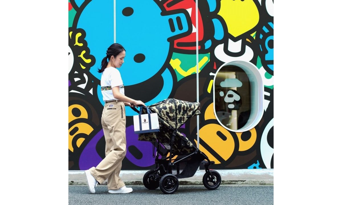 A BATHING APE® 推出猿人迷彩婴儿车周边