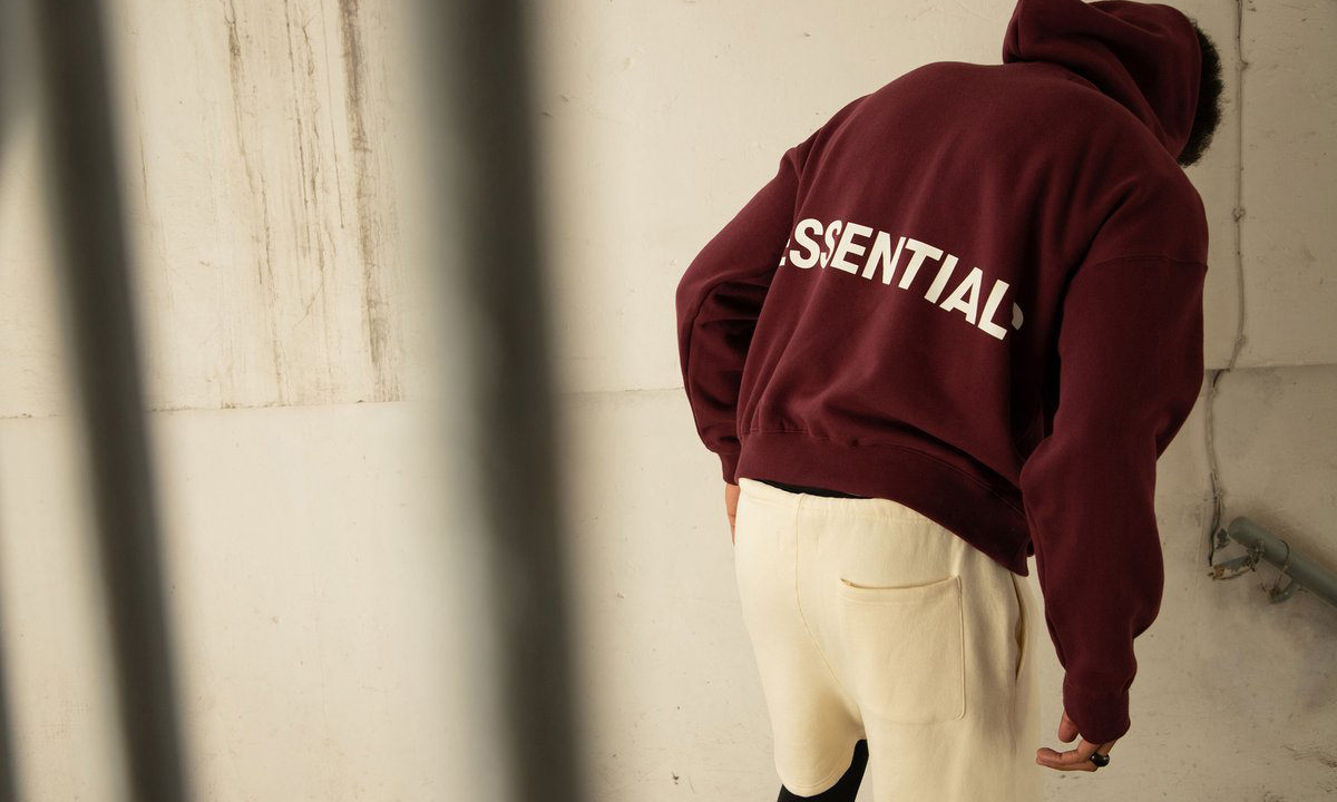 比主线生命力更强的  ESSENTIALS