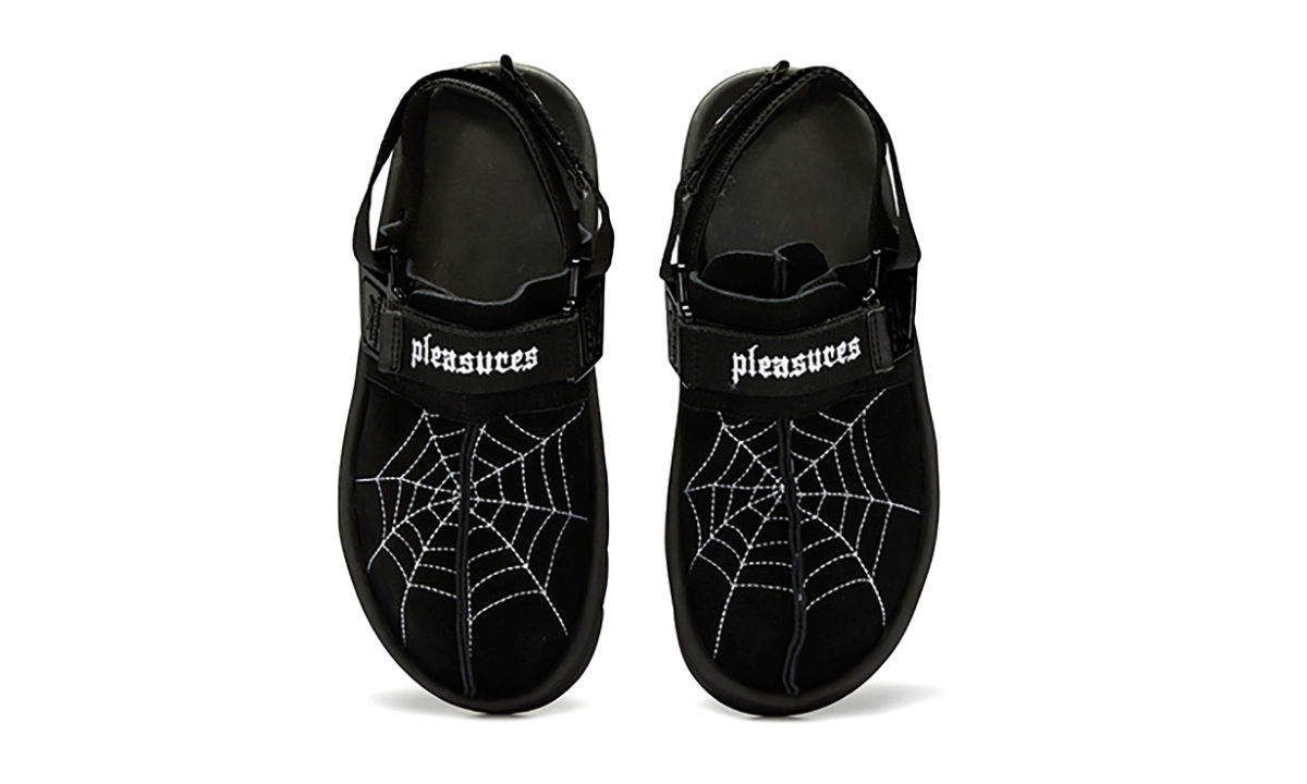 PLEASURES x Reebok Beatnik 凉拖即将登场