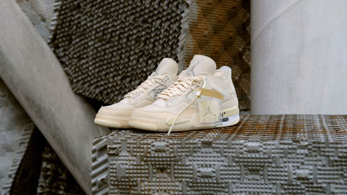 开箱新的 Off-White™ AJ IV，长得太像奶油蛋糕了