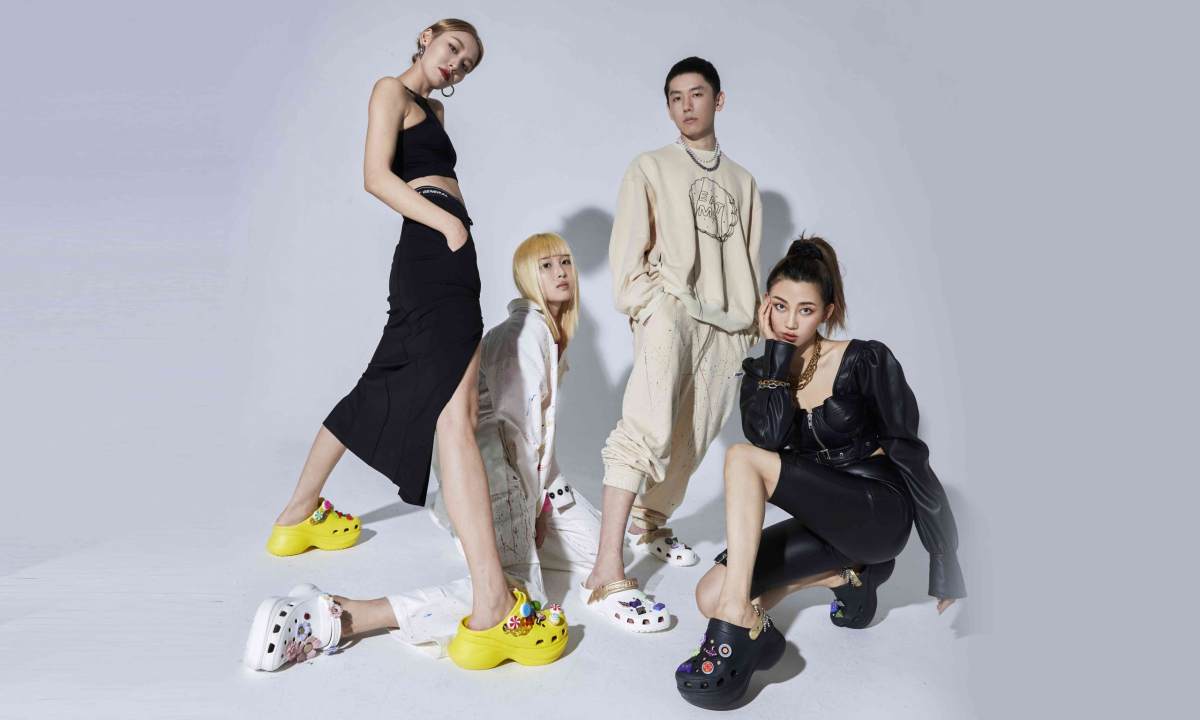 Crocs 携手 LOST GENERAL 推出限定联名「奇趣仲夏夜」