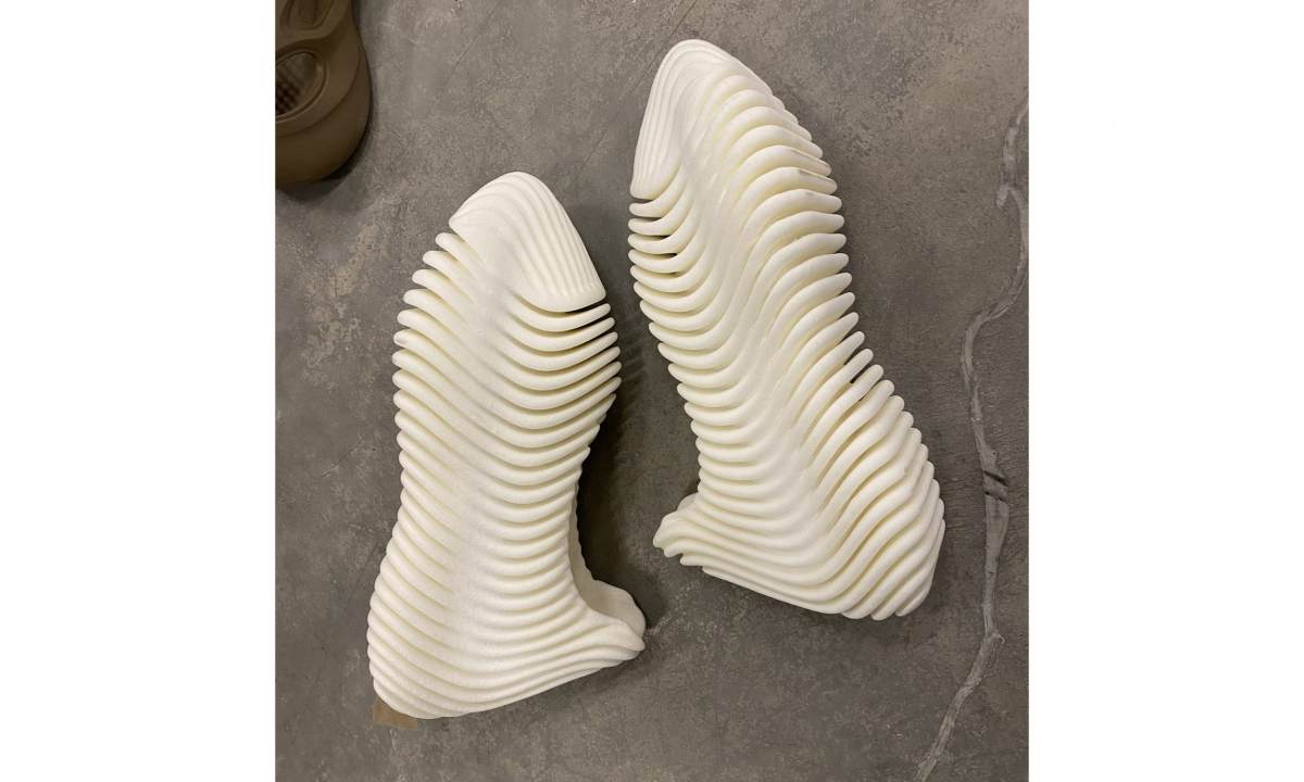 Kanye West 亲晒，Yeezy x D Rose 别注款即将发布
