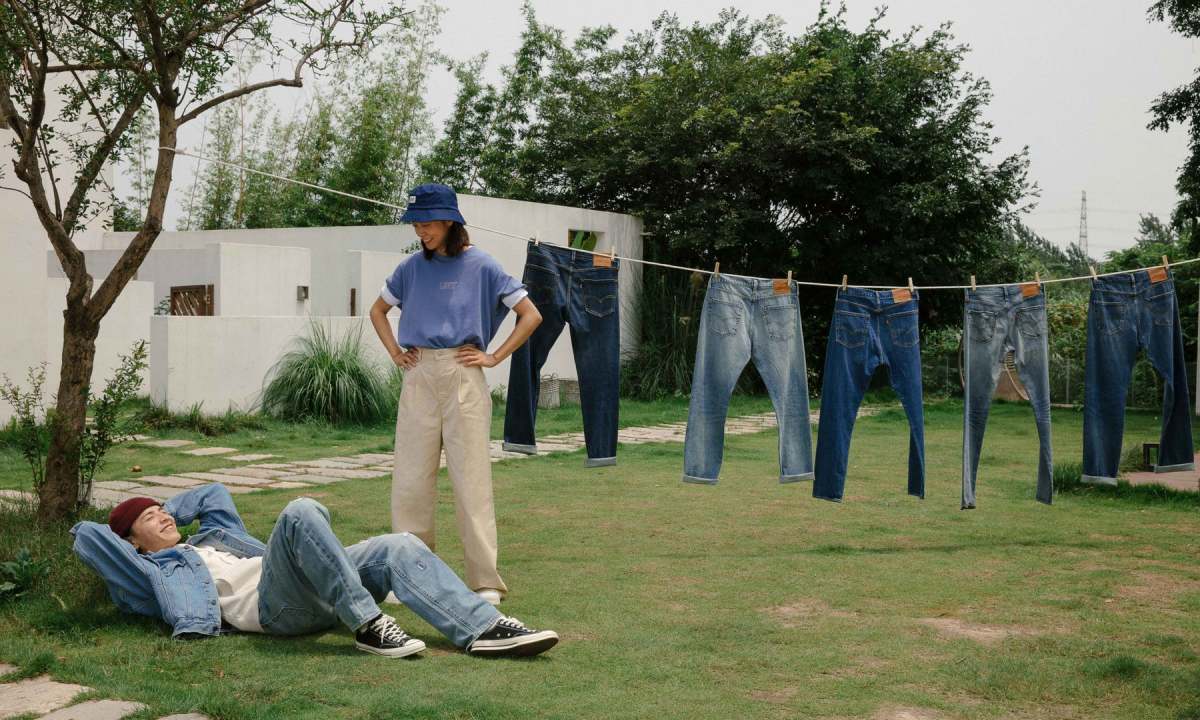 我们为 LEVI’S® 制作了一本「低碳出型手册」……