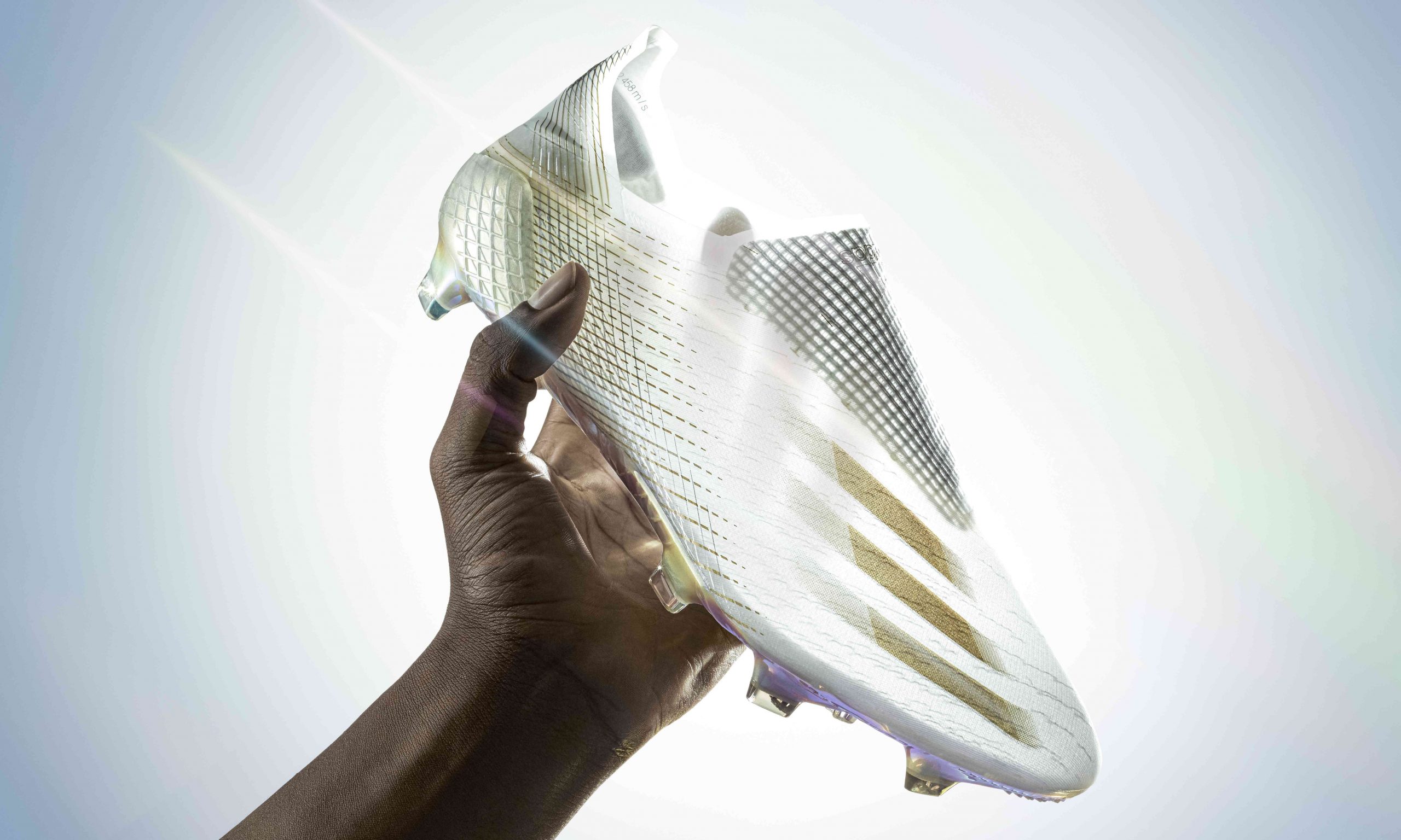 无影疾速，adidas 推出新一代速度战靴 X-GHOSTED