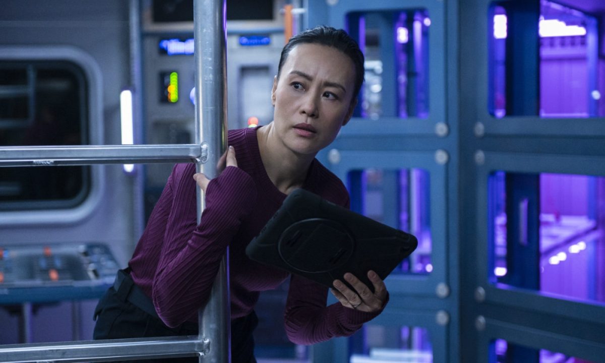 Netflix 太空题材新剧《远漂》释出首支预告片