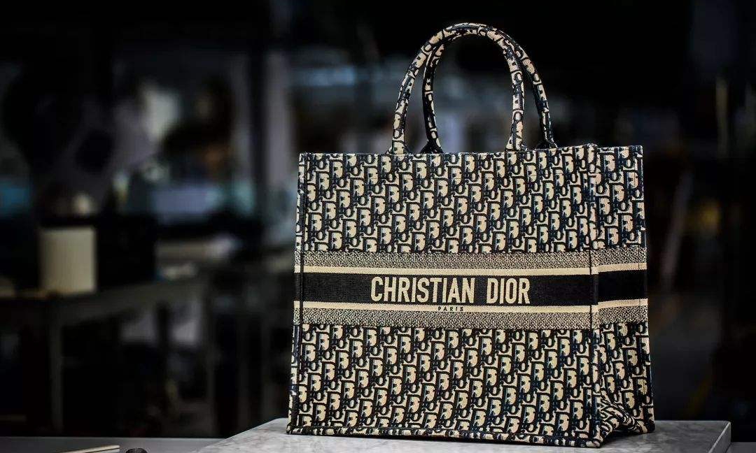 Dior 成唯一入选《财富》世界 500 强排行榜的奢侈品集团
