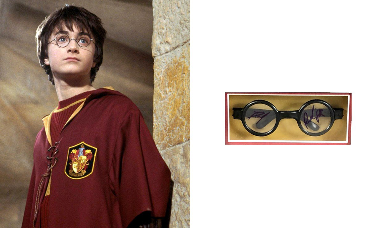 Daniel Radcliffe 签名，Harry Potter 的招牌黑框眼镜正在参与竞拍