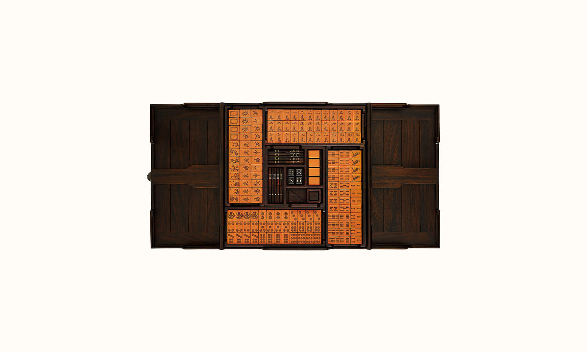 HERMÈS 推出真皮麻将套装