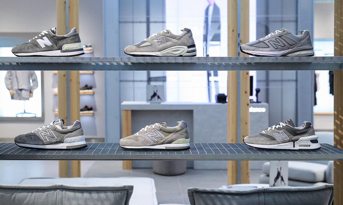 在三里屯的 NB GREY 概念店里，将持续发售众多独家的限量系列