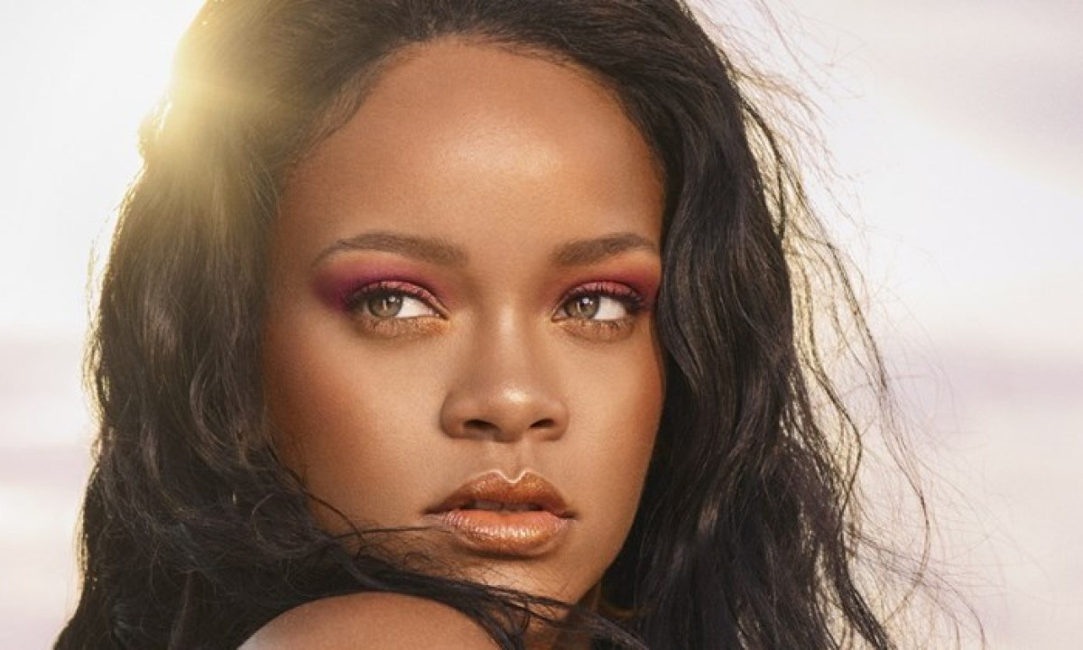 Rihanna 即将携手天猫小黑盒发布 Fenty Beauty 新品
