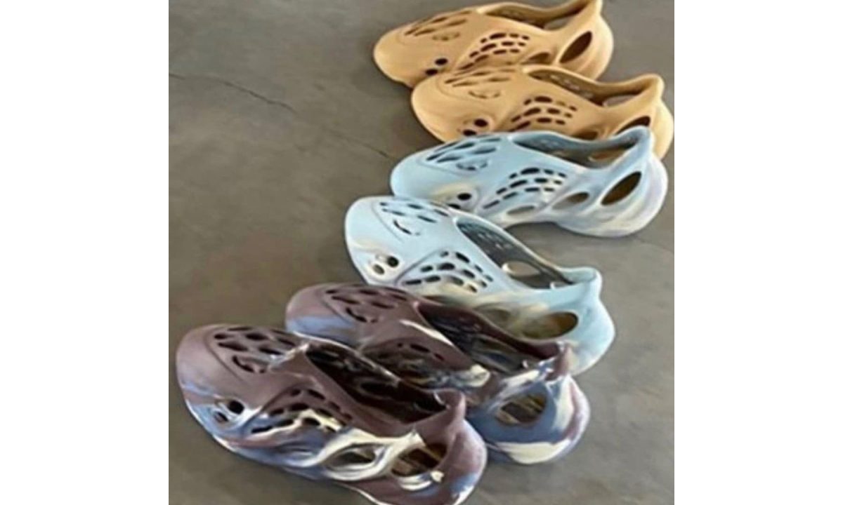 Yeezy Foam Runner 新配色即将登场