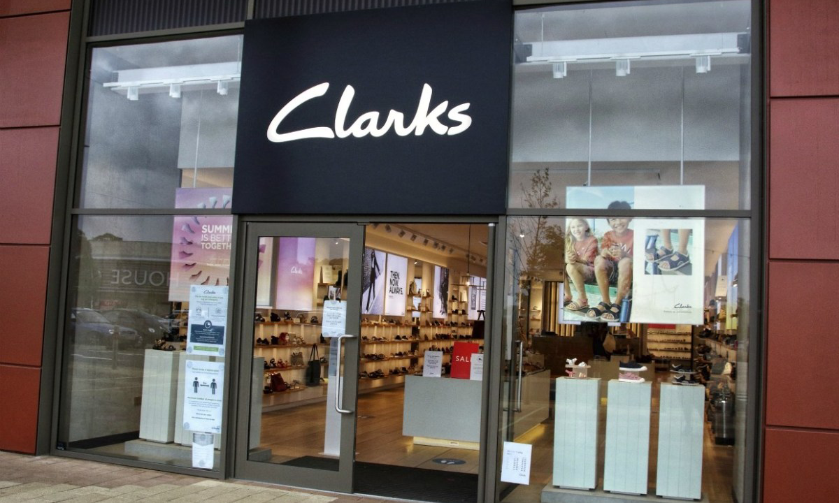 英伦鞋履品牌 Clarks 或将被李宁收购
