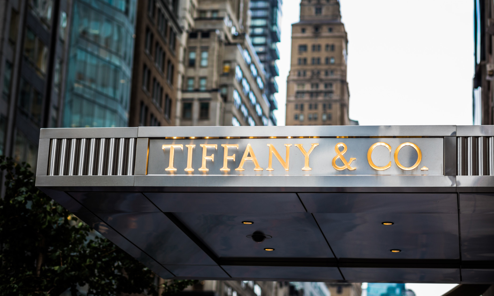 LVMH 确定将以约 158 亿美元收购 Tiffany