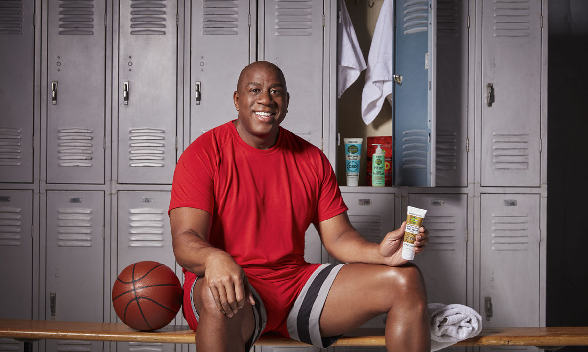 NBA 传奇「魔术师」埃尔文·约翰逊亮相直播间，健康生活方式品牌 Uncle Bud’s 入驻天猫国际
