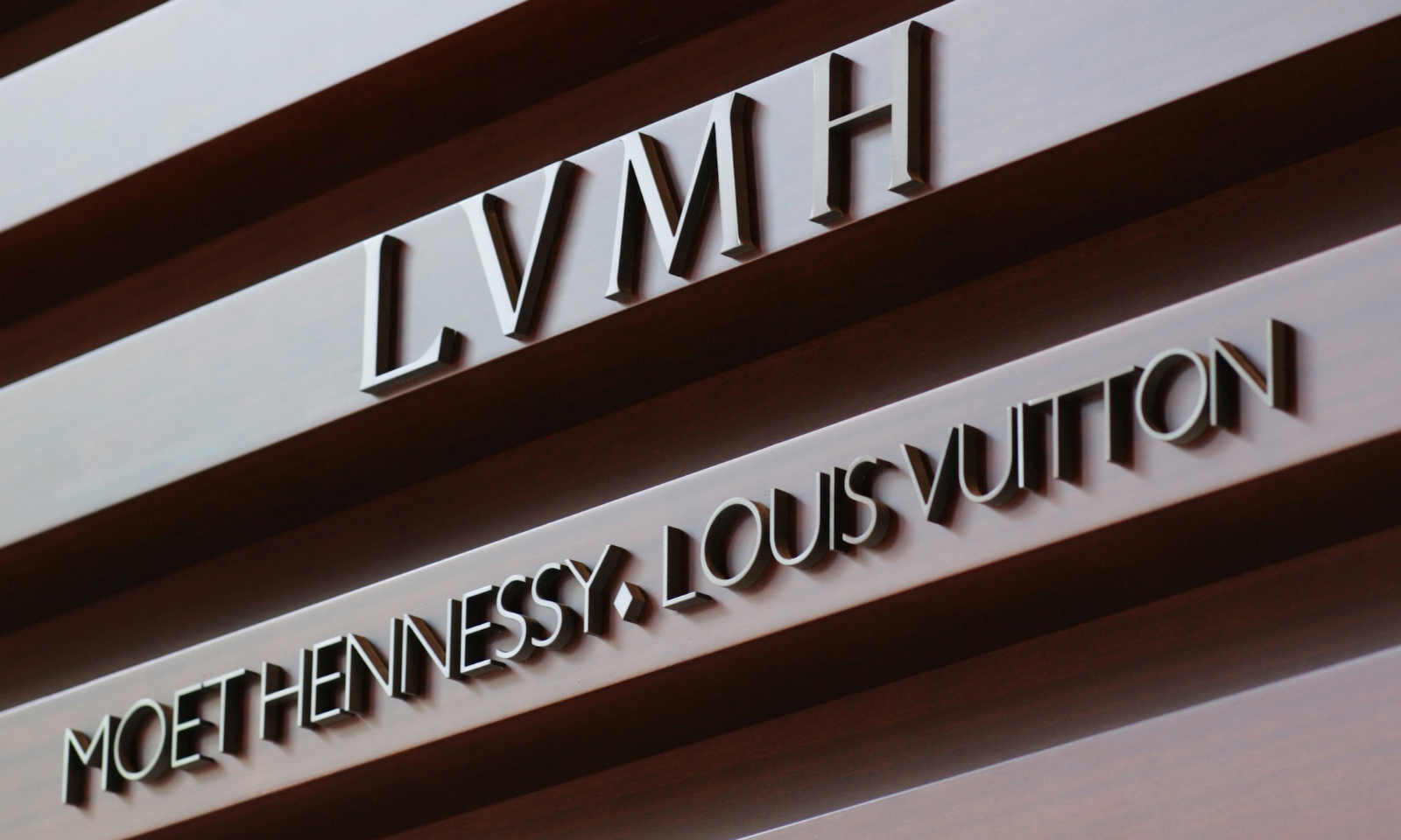 LVMH 再度登顶全球奢侈品集团排行榜