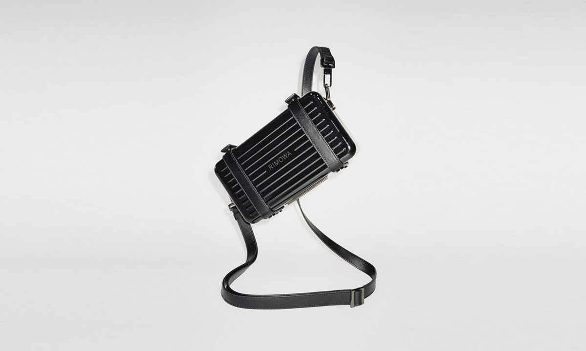 新增沙漠玫瑰与仙人掌色，RIMOWA 推出新款「行李箱手袋」