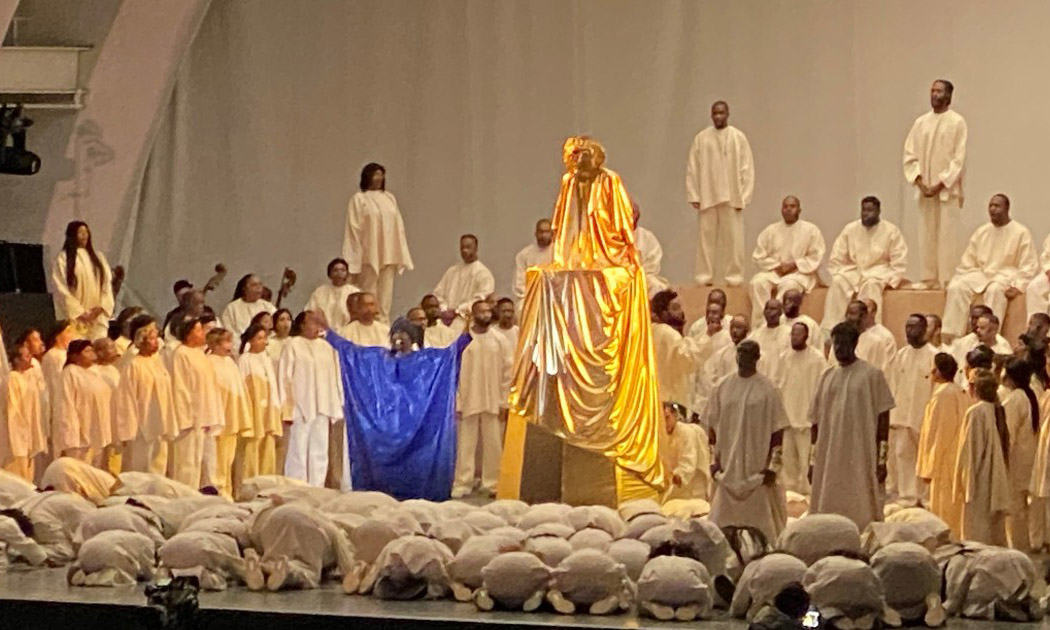 Kanye West 因为拖欠工资被起诉赔偿 100 万美元
