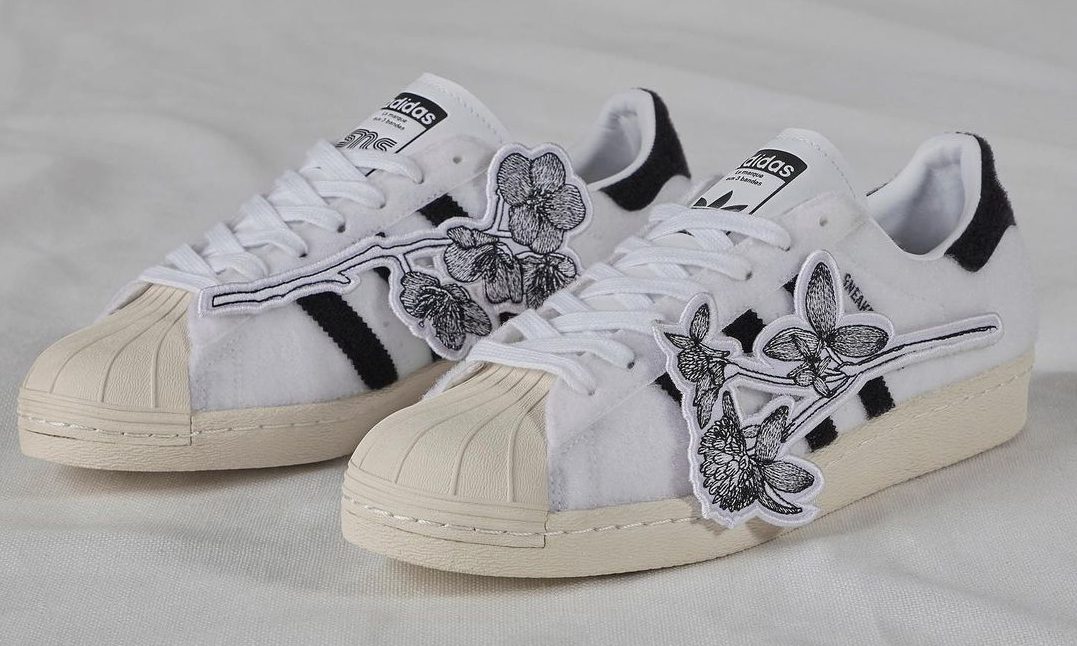 Sneakersnstuff 推出全新「記念日」别注合作