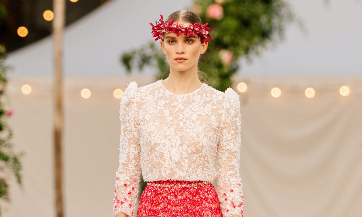 撇下华丽的小而美，CHANEL 2021 春夏高定系列秀场回顾