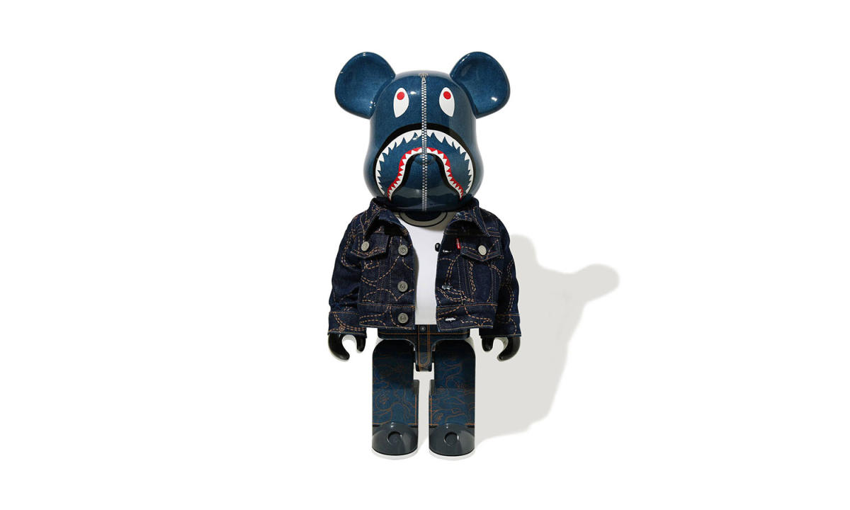 BAPE® 携手 Levi’s 打造 BE@RBRICK 联名系列玩偶