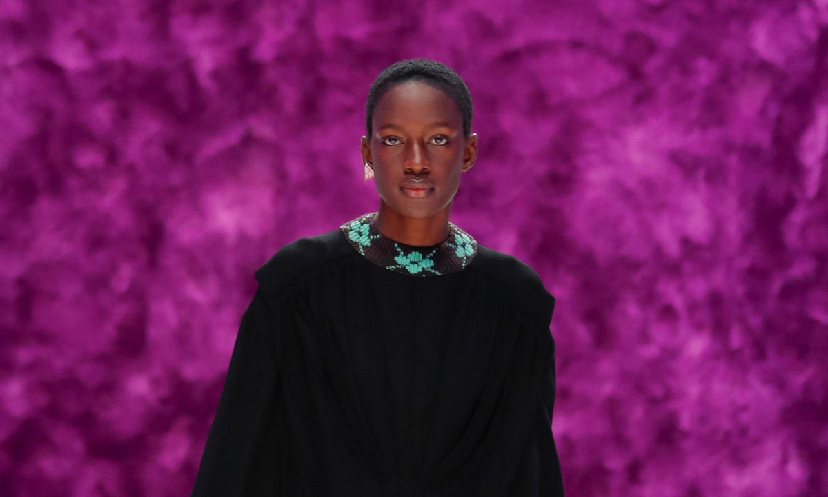 优雅的延续，PRADA 2021 秋冬女装系列秀场回顾