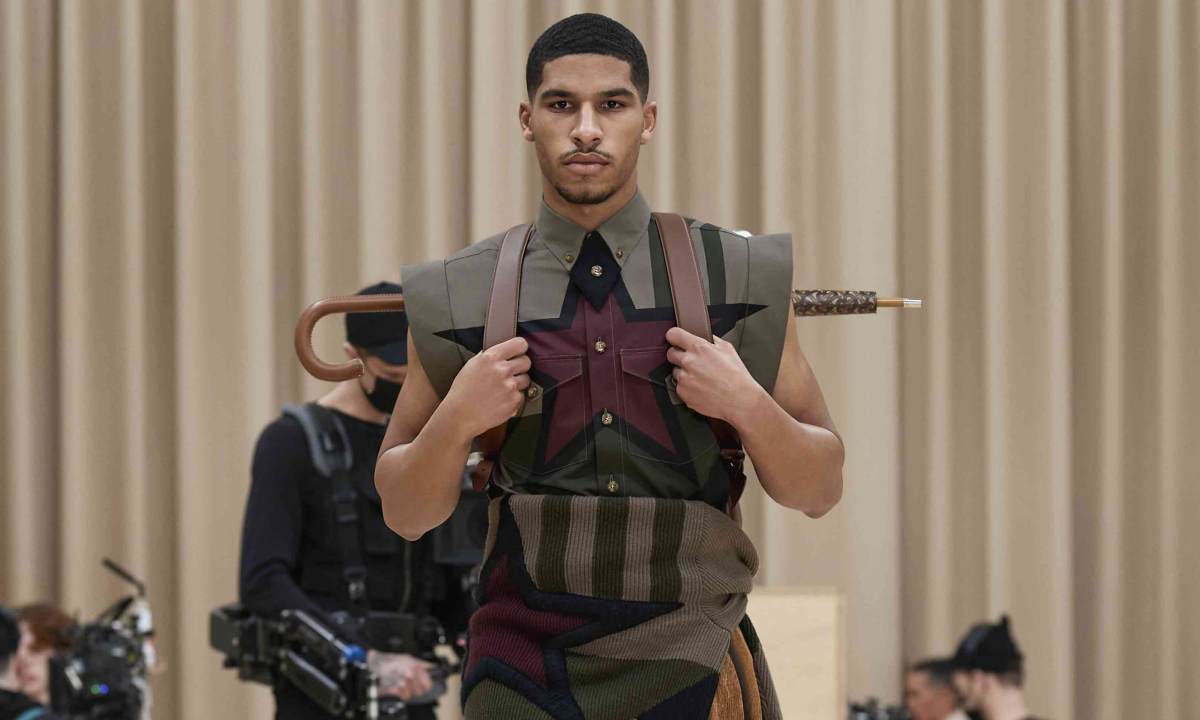 「ESCAPES 逸」，BURBERRY 2021 秋冬男装系列