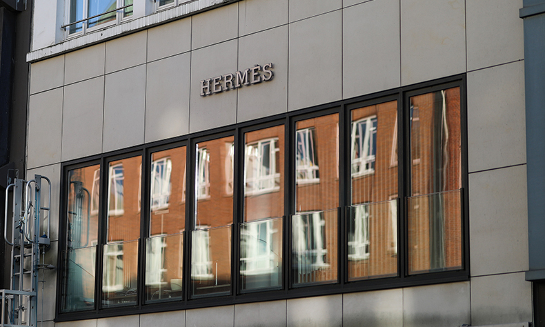 非法组织高价倒卖 Hermès，10 名嫌犯被法国警方拘留
