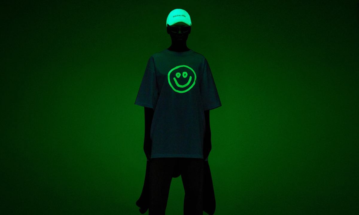 以青年文化运动为名，BALENCIAGA 如何装扮当代 Club Kids？