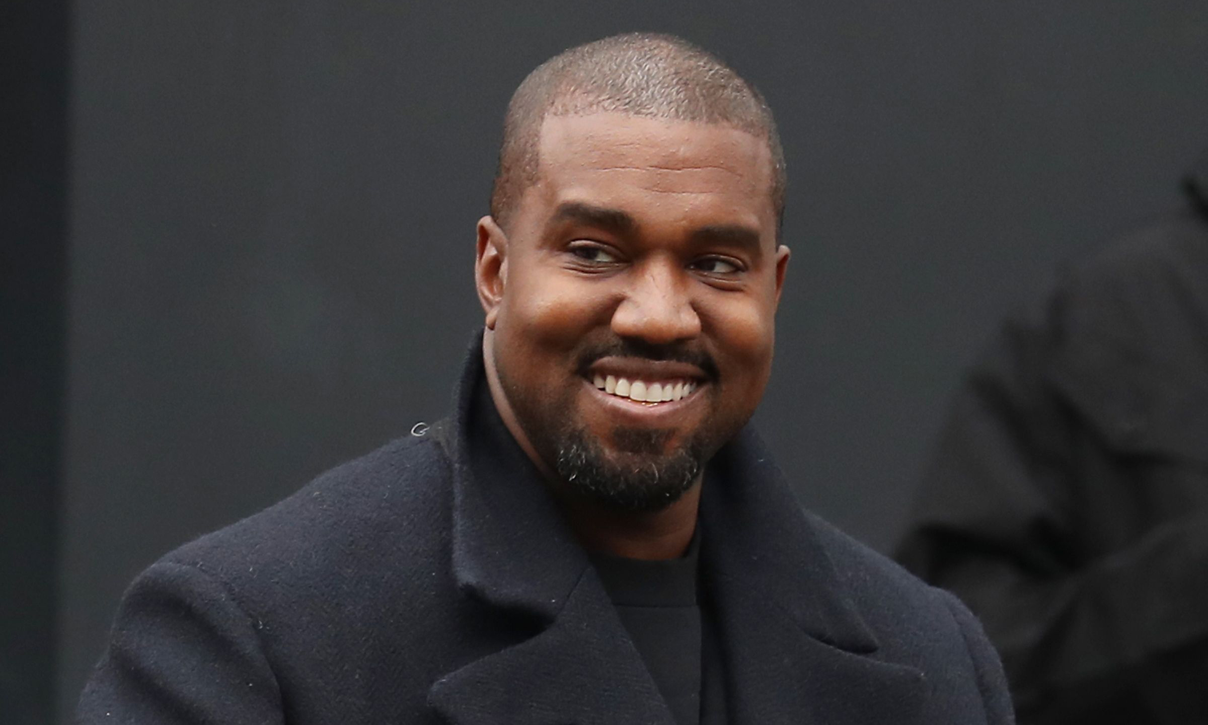 Kanye West 成为史上最富有非裔美国人