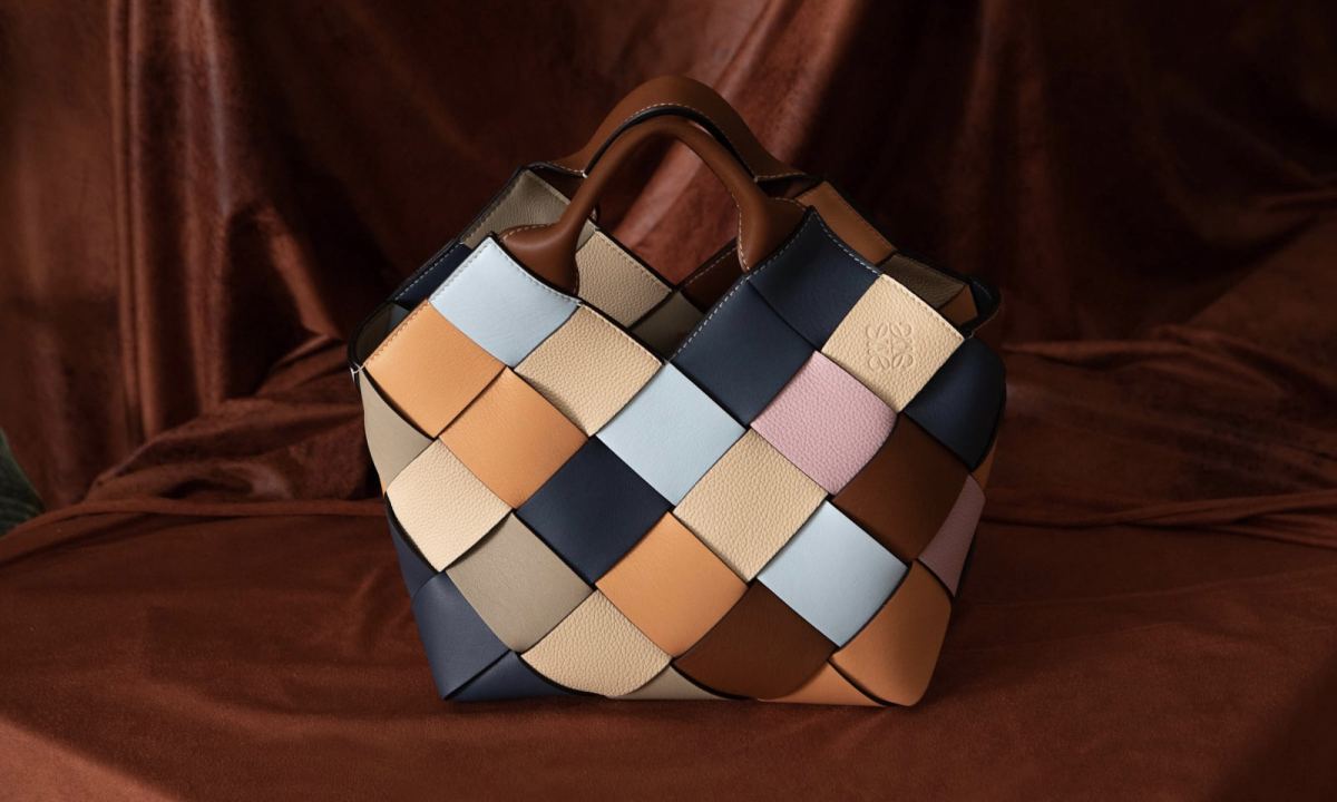 LOEWE 启动皮革再利用项目，推出包袋与饰品