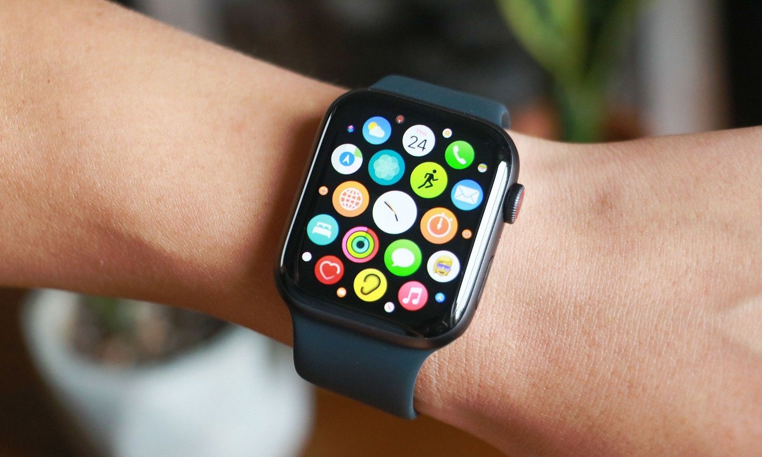苹果正在研究 Apple Watch 是否可以预测新冠肺炎