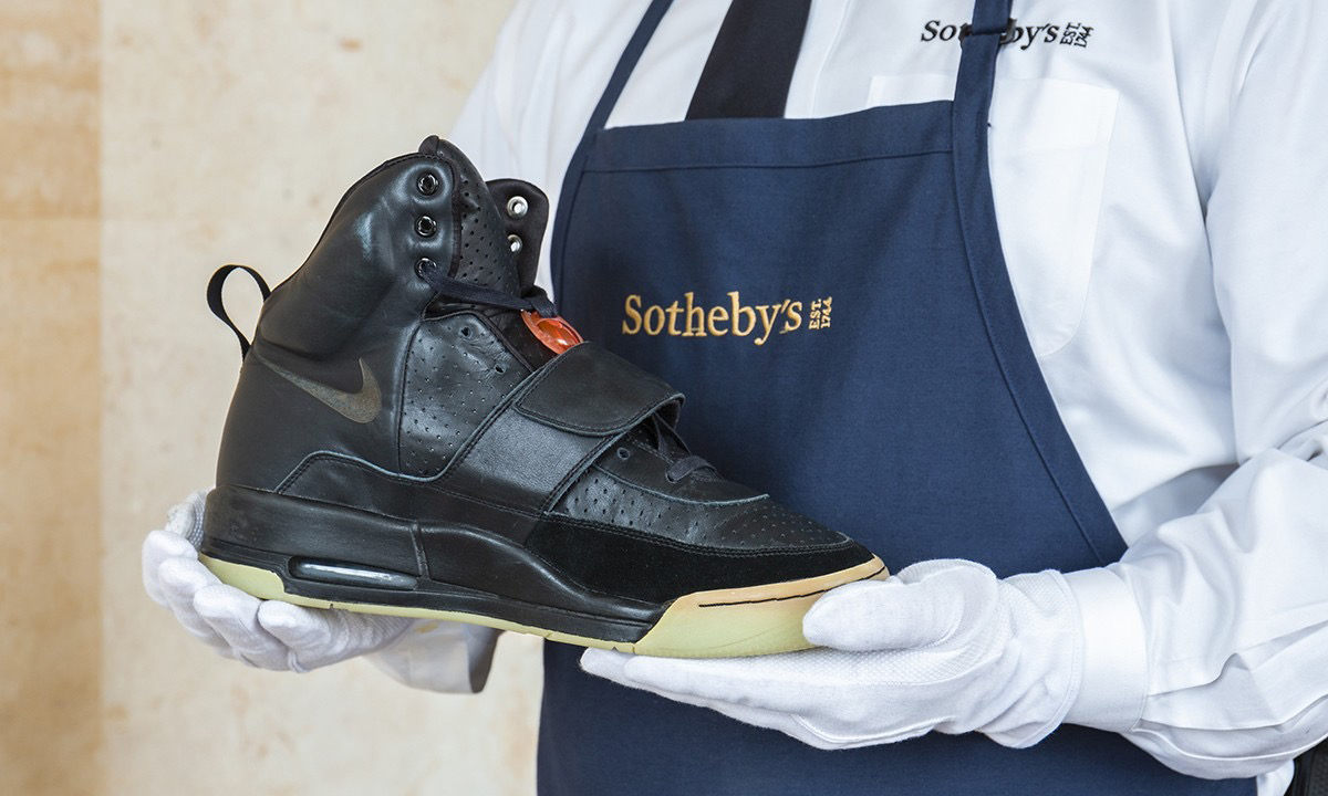 新世界纪录诞生！Kanye 格莱美着用 Air Yeezy 1 以 180 万美元成交