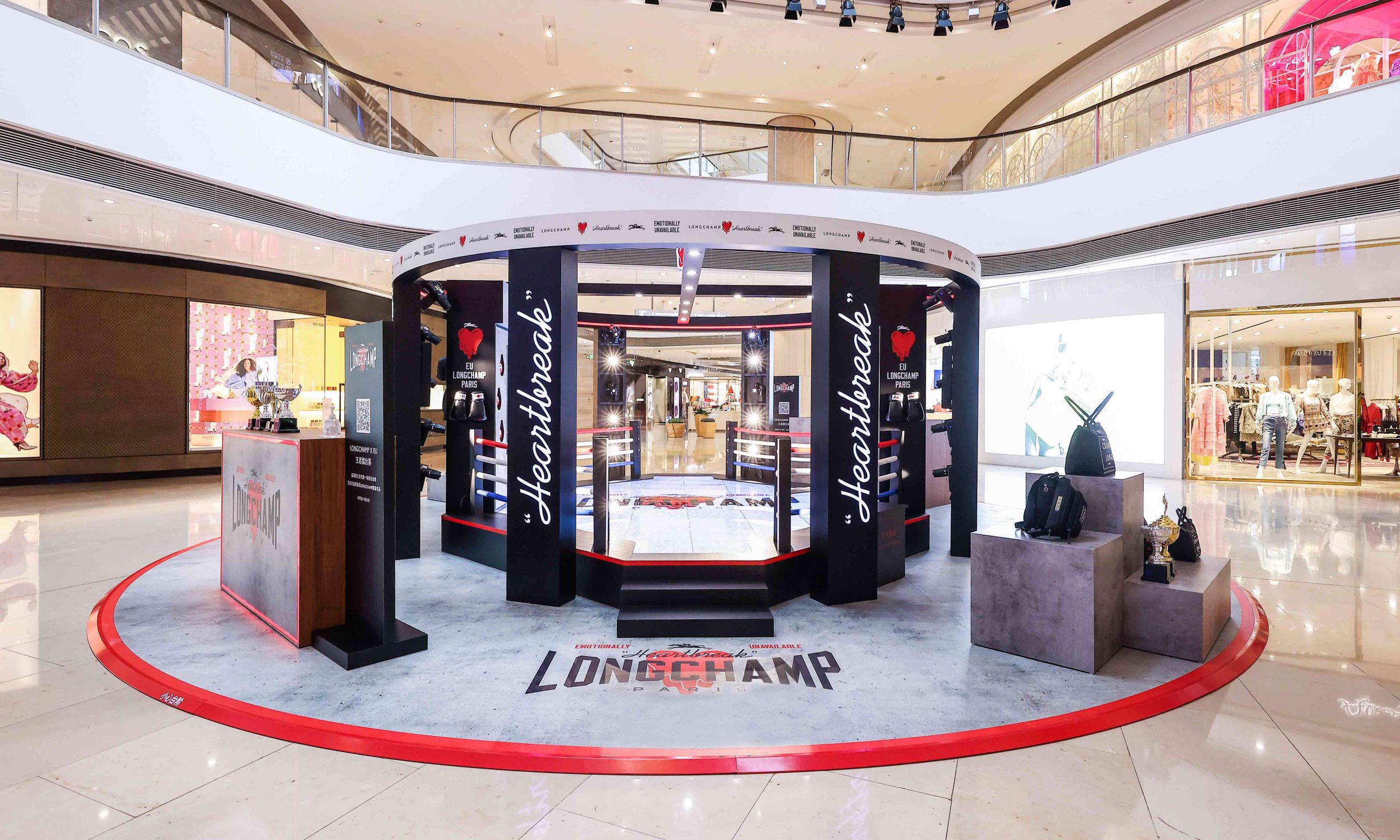 热血开战，Longchamp x EU 联名系列开启限时王者擂台