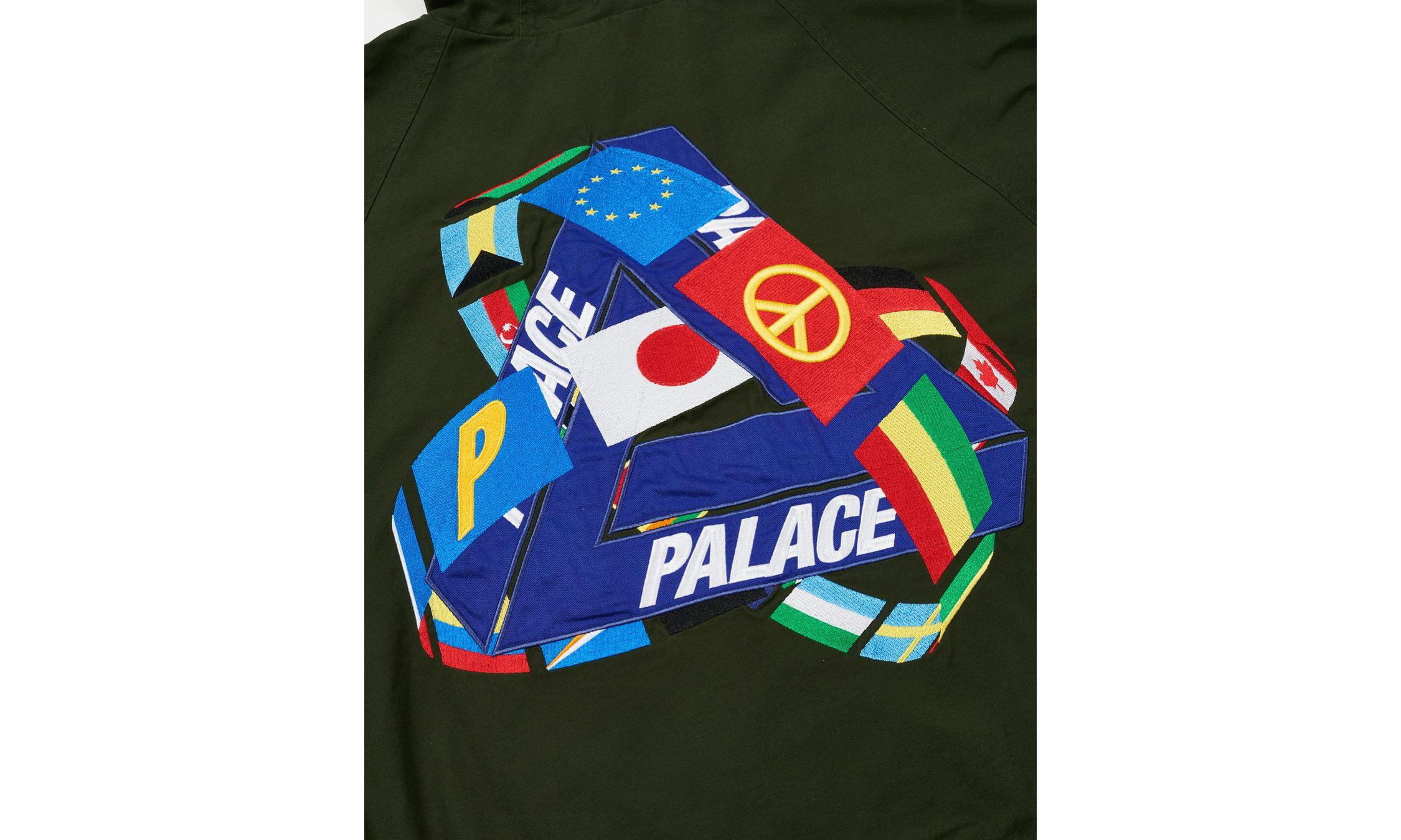 palace 发布全新三角 logo 设计