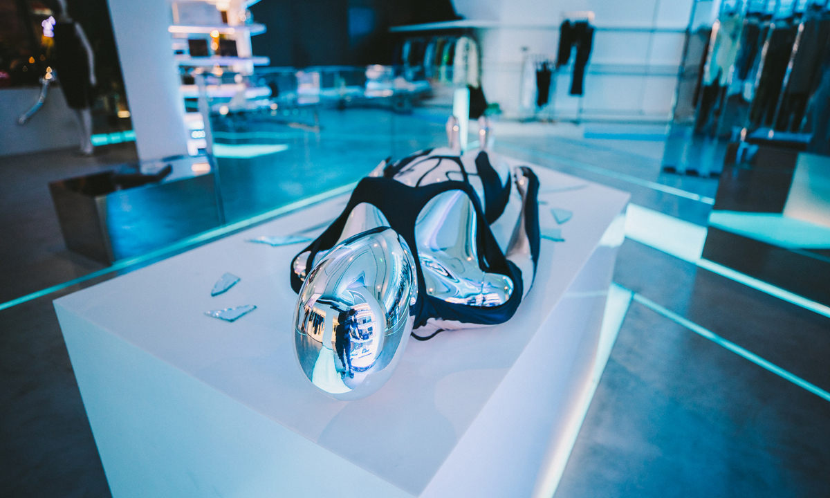 呈现 2021 春夏系列，Mugler 于潮流买手店 ENG 举办预览派对