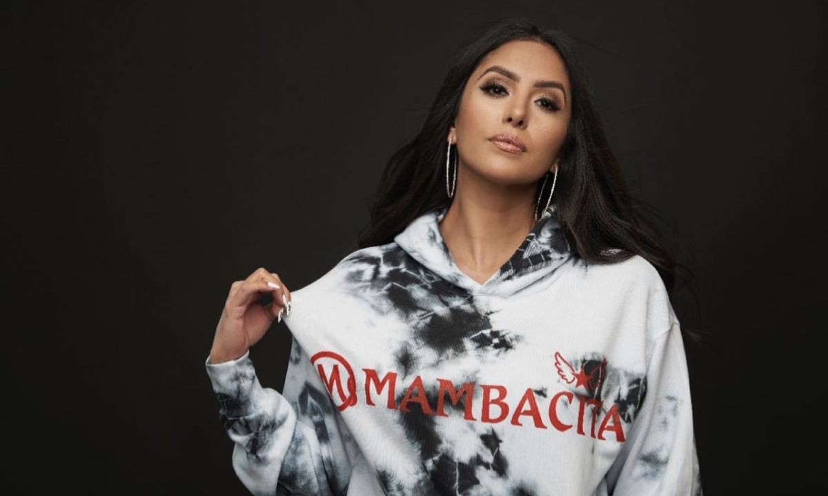 纪念 Gigi 15 岁诞辰，「Mambacita」品牌服装发布